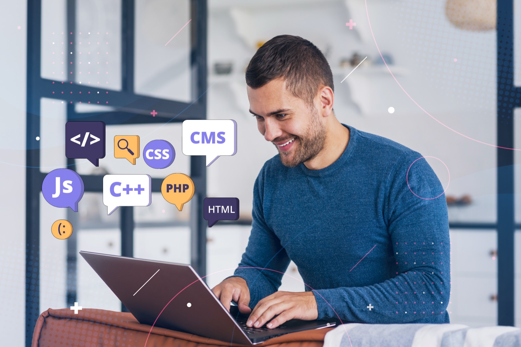 Nasmejan programer radi na laptopu, oko njega su oznake HTML, CSS, JS, PHP i CMS